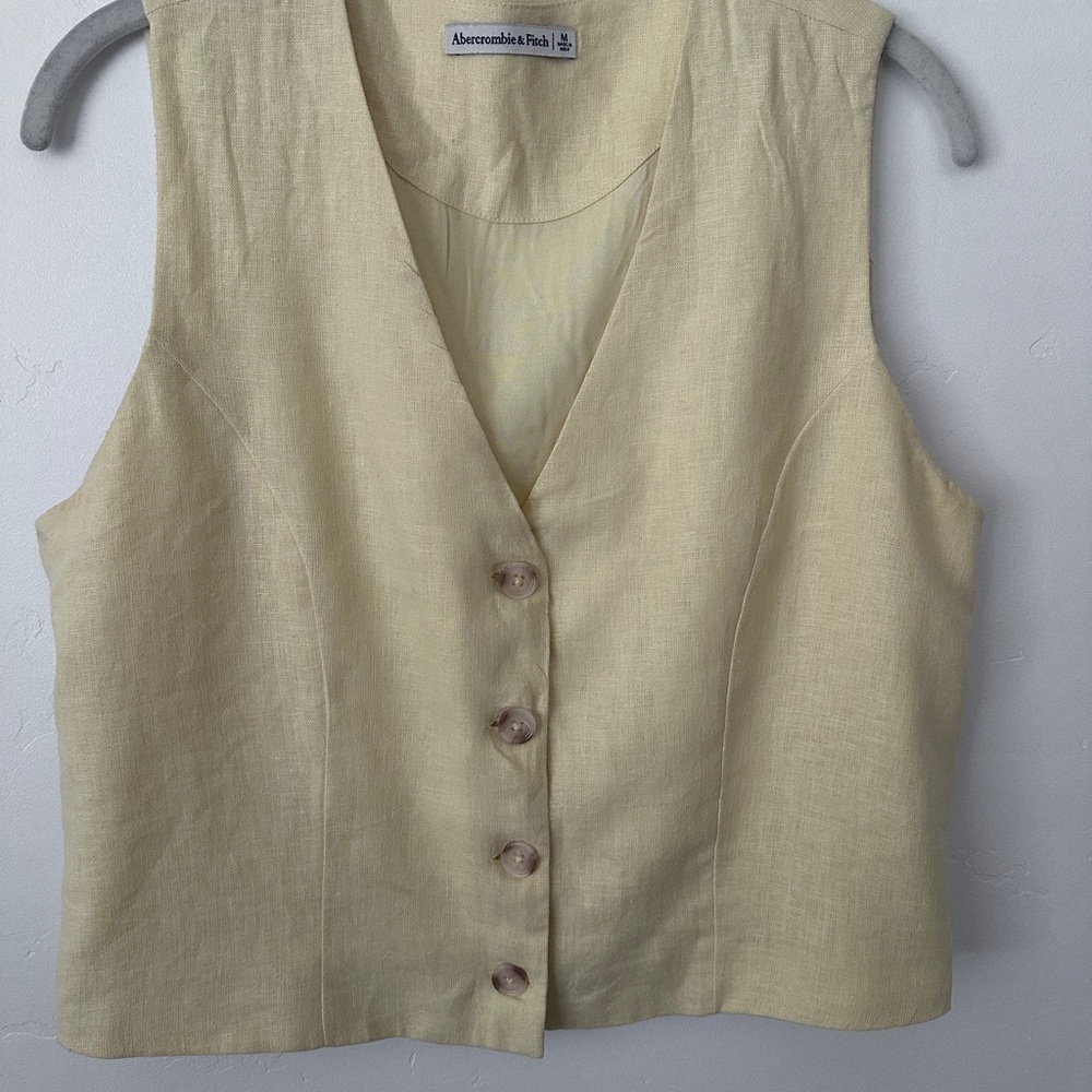 Abercrombie & Fitch Butter Yellow Buttoned Fitted Tank Top